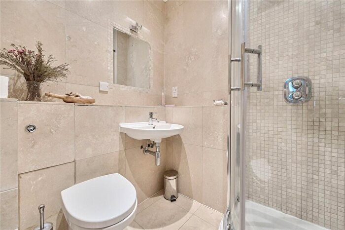 2 Bedroom Apartment For Sale In The Apostles, Church Rise, London, SE23