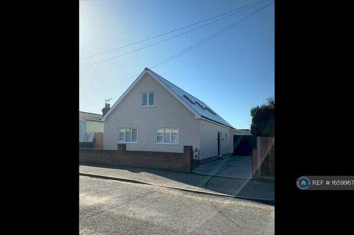 3 Bedroom Detached House To Rent In St. Andrews Road, Felixstowe, IP11