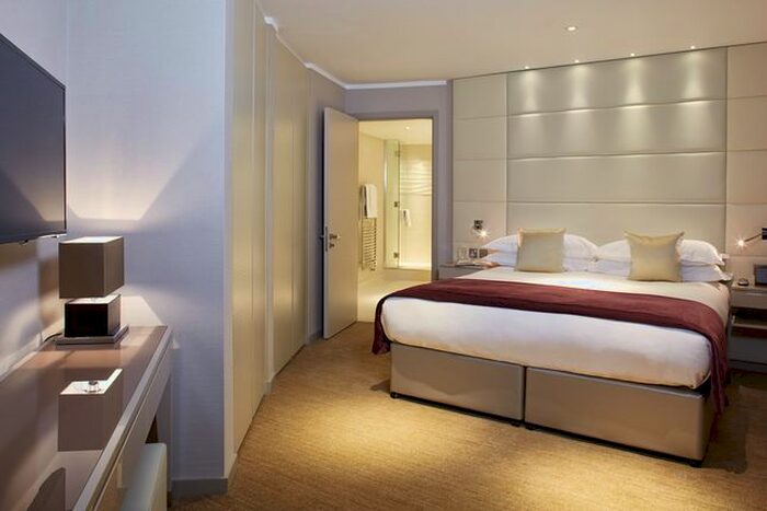 1 Bedroom Flat To Rent In Lower Thames Street, London, EC3R