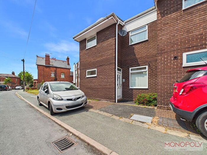 3 Bedroom End Of Terrace House For Sale In Wellington Road, Wrexham, LL13