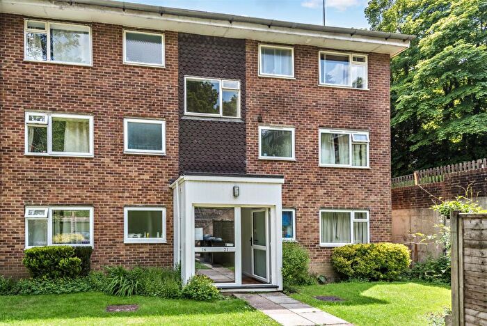 1 Bedroom Flat To Rent In Guildown Road, Guildford, GU2