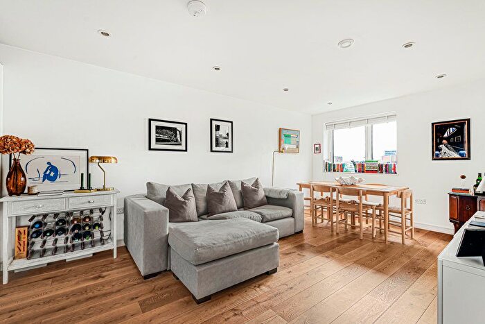 1 Bedroom Garage / Parking To Rent In Maltby Street, London, SE1