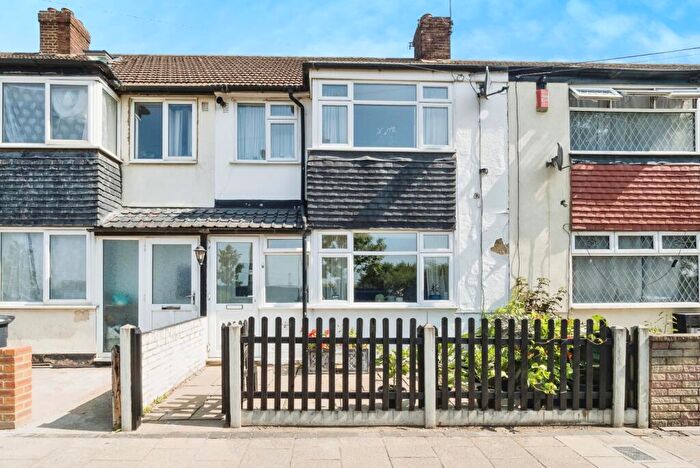 3 Bedroom Terraced House For Sale In New Road, Dagenham, RM10