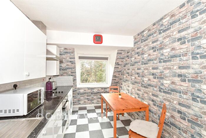 Studio For Sale In Bell Street, Reigate, Surrey, RH2