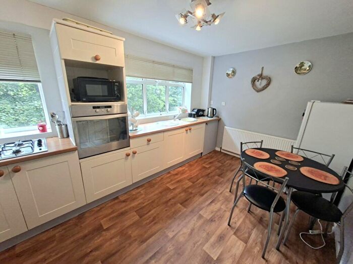 3 Bedroom End Of Terrace House For Sale In Manchester Road, Deepcar, S36
