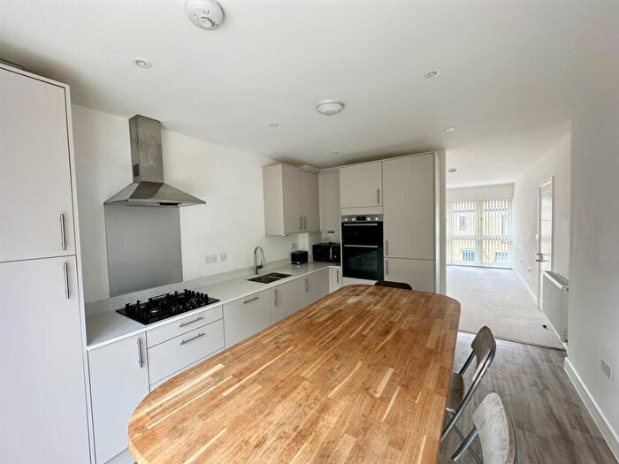5 Bedroom Semi-Detached House To Rent In Celandine Way, Newhaven, BN9
