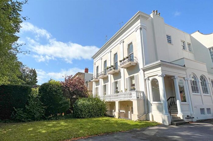 2 Bedroom Flat For Sale In Queens Road, Cheltenham, GL50