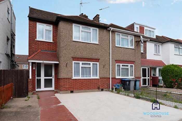 5 Bedroom Terraced House To Rent In Lewis Crescent, London, NW10