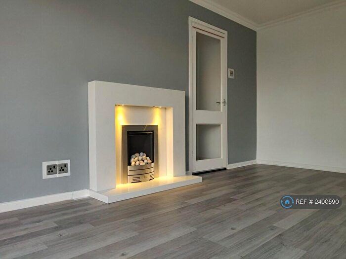 3 Bedroom Semi-Detached House To Rent In Ilston Way, Swansea, SA3