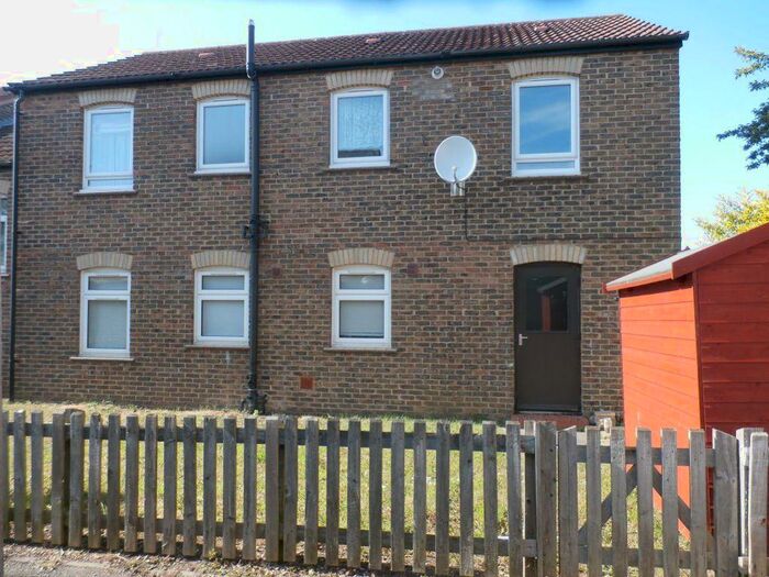 2 Bedroom Flat To Rent In Coggeshall Close, Fen Ditton, CB5