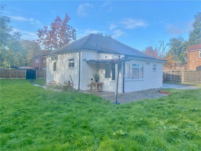 3 Bedroom Bungalow To Rent In Hanworth Road, Whitton, Hounslow, TW4