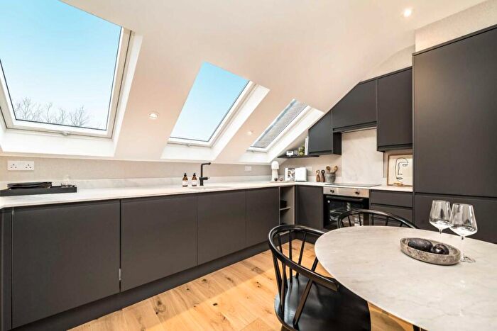 2 Bedroom Flat For Sale In Chamberlayne Road, Kensal Rise, NW10