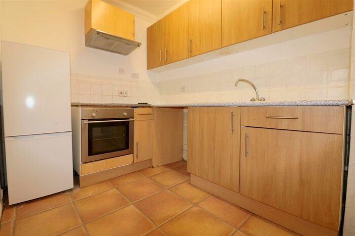 2 Bedroom Flat To Rent In Princess Margaret Road, East Tilbury, Tilbury, RM18