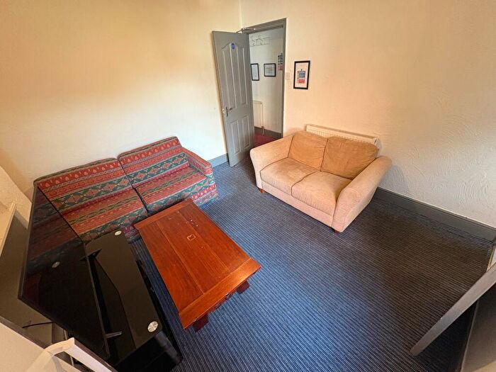 4 Bedroom House To Rent In Ashburnham Road, Northampton, NN1