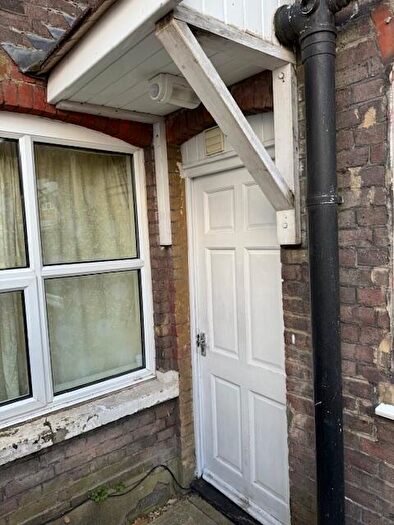 Studio To Rent In Clarendon Road, Luton, Bedfordshire, LU2