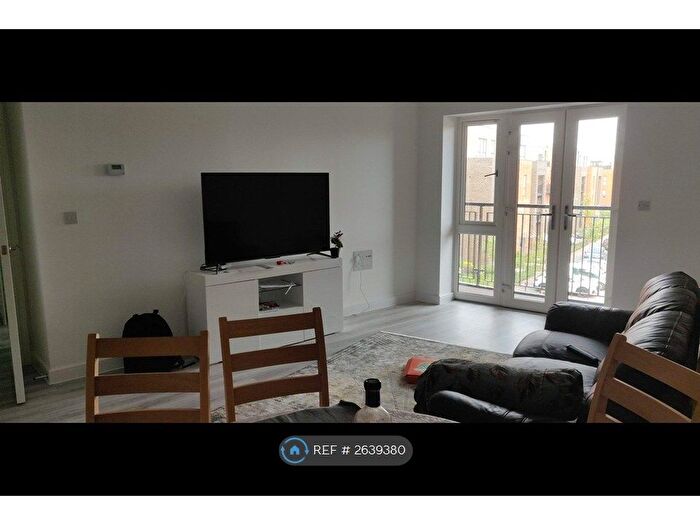 2 Bedroom Flat To Rent In Nightingale Way, Reading, RG30