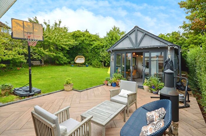 3 Bedroom End Of Terrace House For Sale In Buck Lane, London, NW9