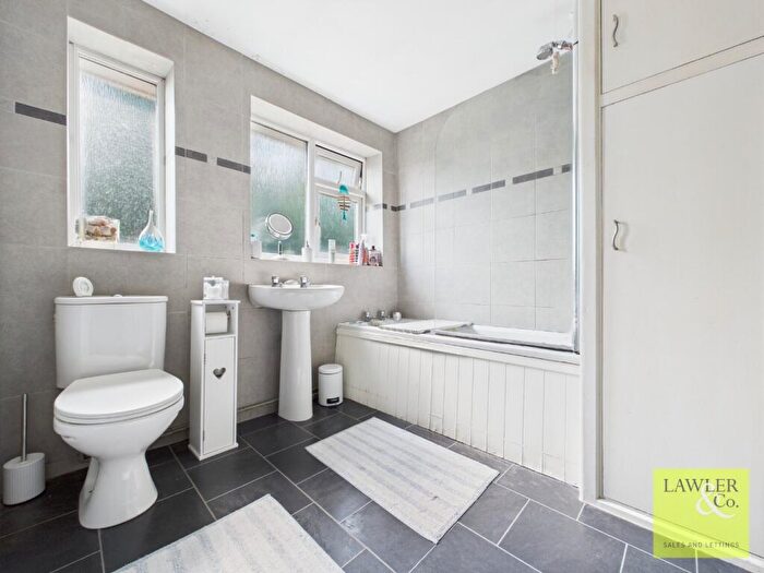 3 Bedroom Semi-Detached House For Sale In Bosden Avenue, Hazel Grove, Stockport, SK7