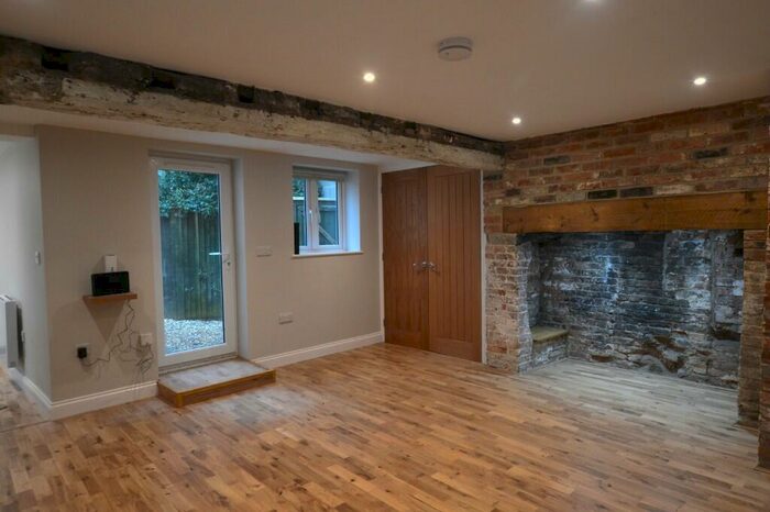 4 Bedroom Semi-Detached House To Rent In Church Street, BA14