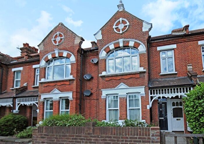2 Bedroom Flat To Rent In Kingston Road, Wimbledon, SW20