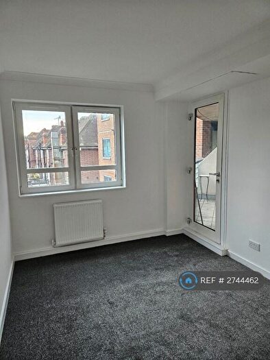 2 Bedroom Flat To Rent In Astoria Court, Purley, CR8