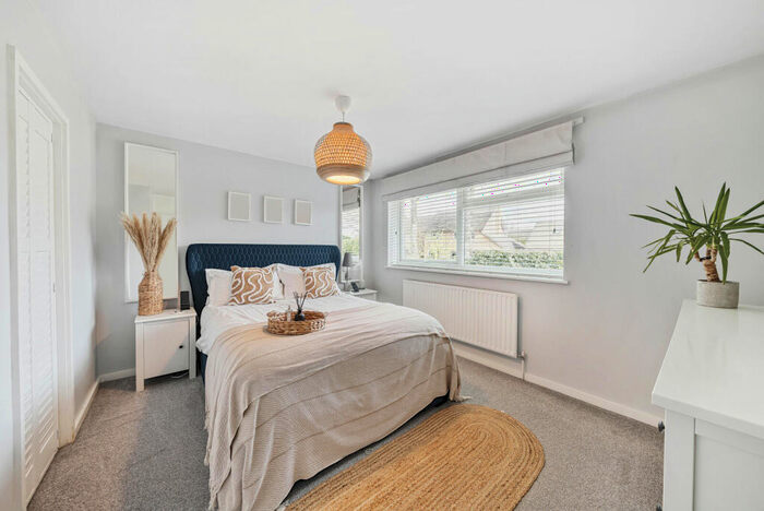 3 Bedroom End Of Terrace House For Sale In Foxhills Road, Ottershaw, KT16