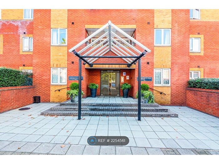 2 Bedroom Flat To Rent In Regents Park Road, London, N3