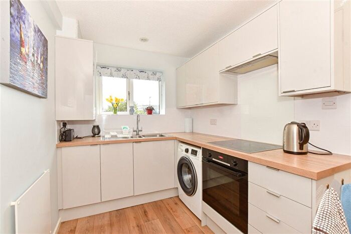 3 Bedroom Link Detached House For Sale In Audley Court, Freshwater, Isle Of Wight, PO40