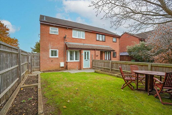 1 Bedroom Semi-Detached House For Sale In Levery Close, Abingdon, OX14