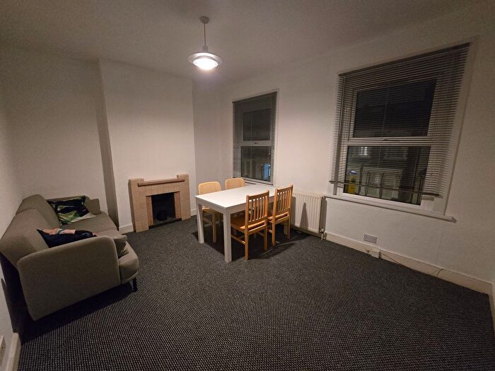 1 Bedroom Flat To Rent In Ayrsome Road, Stoke Newington, N16
