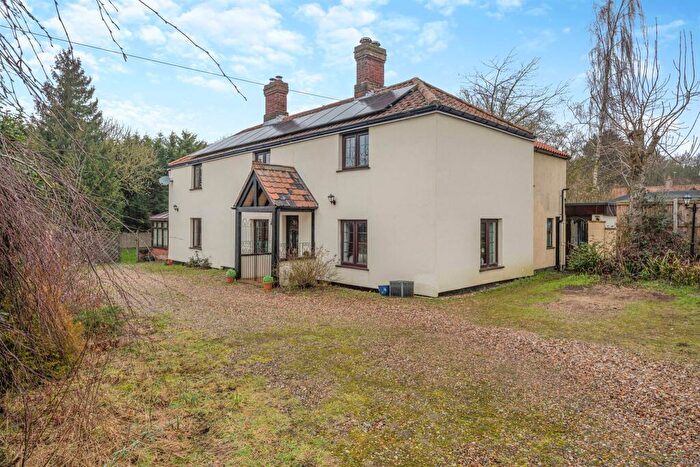 6 Bedroom Detached House For Sale In Mattishall Road, Honingham, Norwich, NR9