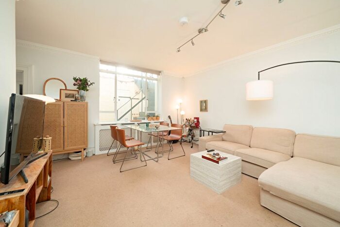 1 Bedroom Flat To Rent In St. Georges Square, London, SW1V