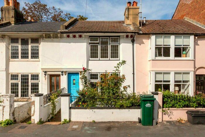 3 Bedroom Terraced House To Rent In Hanover Street, BN2