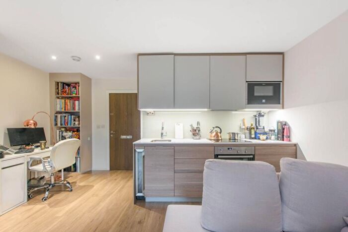 Studio For Sale In Boulevard Drive, Colindale, London, NW9