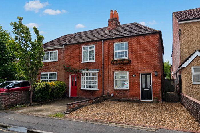 2 Bedroom End Of Terrace House For Sale In Gordon Road, Fareham, PO16