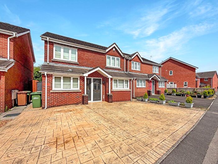 4 Bedroom Detached House For Sale In Sword Hill, Caerphilly, CF83