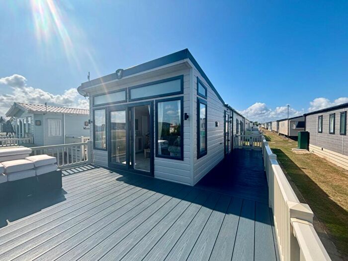 2 Bedroom Detached House For Sale In St. Johns Road, Whitstable, Kent, CT5