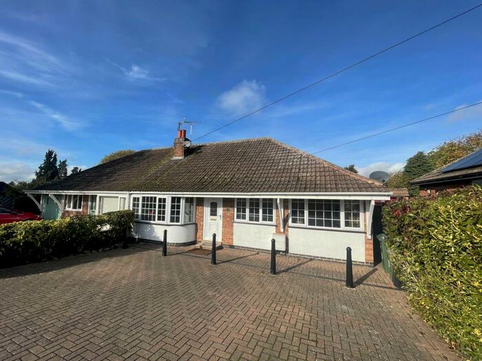 3 Bedroom Bungalow To Rent In Charles Way, Oadby, LE2