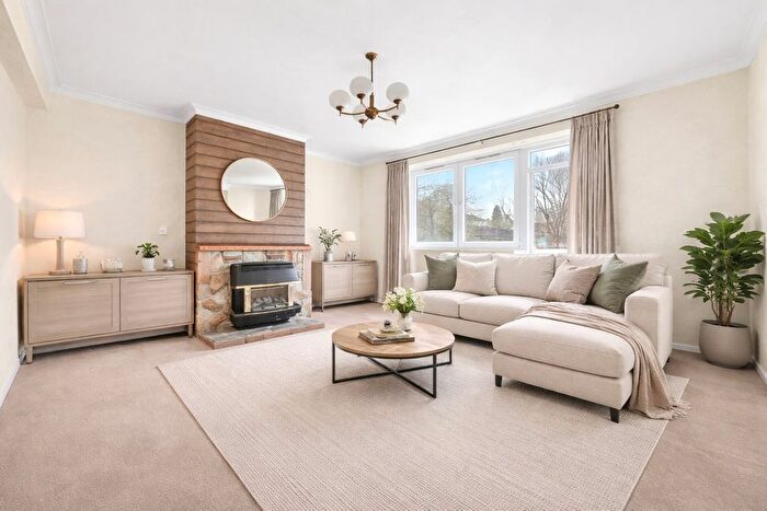 2 Bedroom Flat For Sale In Larch House, Ainsty Estate, London, SE16