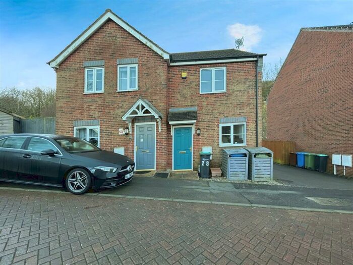 2 Bedroom Semi-Detached House To Rent In Bank End Close, Mansfield, NG18