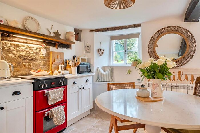 3 Bedroom House For Sale In Valley Road, Swanage, BH19 - Photo 4