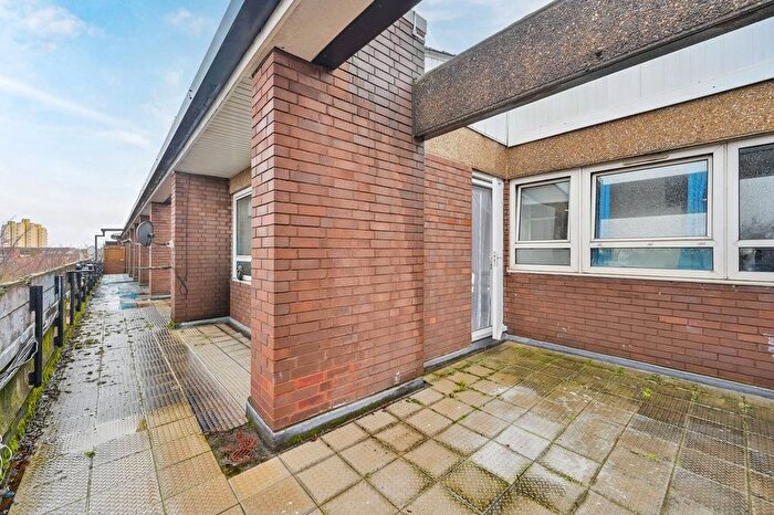 1 Bedroom Flat For Sale In Hampson Way, Stockwell, London, SW8