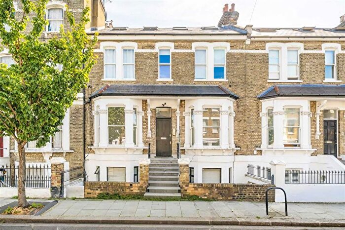 2 Bedroom Flat For Sale In Hetley Road, Shepherds Bush, W12