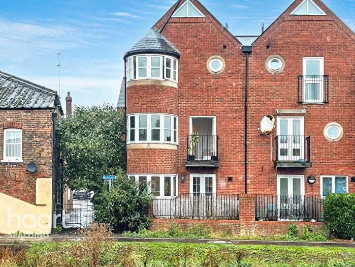3 Bedroom Town House For Sale In Albion Wharf, Spalding, PE11