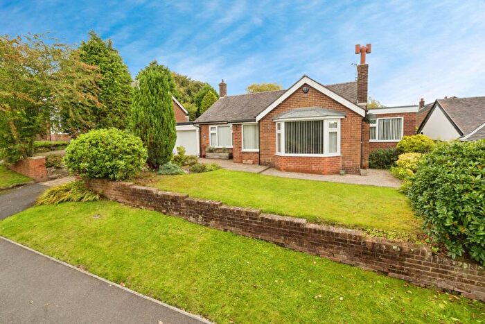 3 Bedroom Detached House For Sale In New Chapel Lane, Bolton, Lancashire, BL6