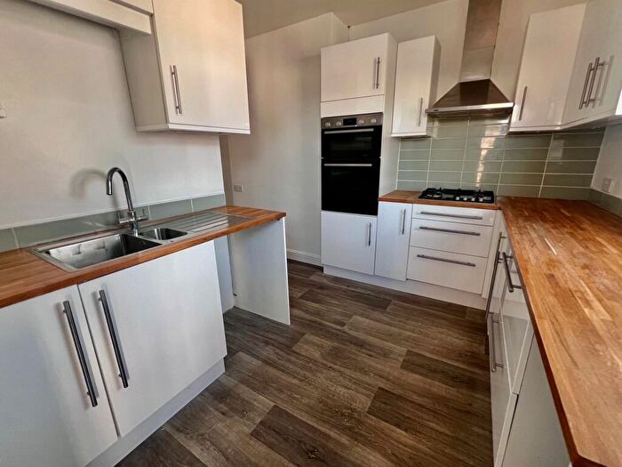 3 Bedroom Maisonette To Rent In Holdenhurst Road, BH8