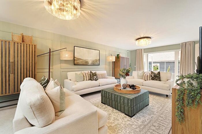 3 Bedroom Semi Detached House For Sale In Scotland Lane, Haslemere, GU27