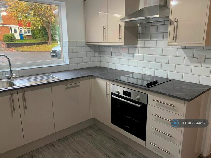 3 Bedroom Semi-Detached House To Rent In Hillman, Tamworth, B77