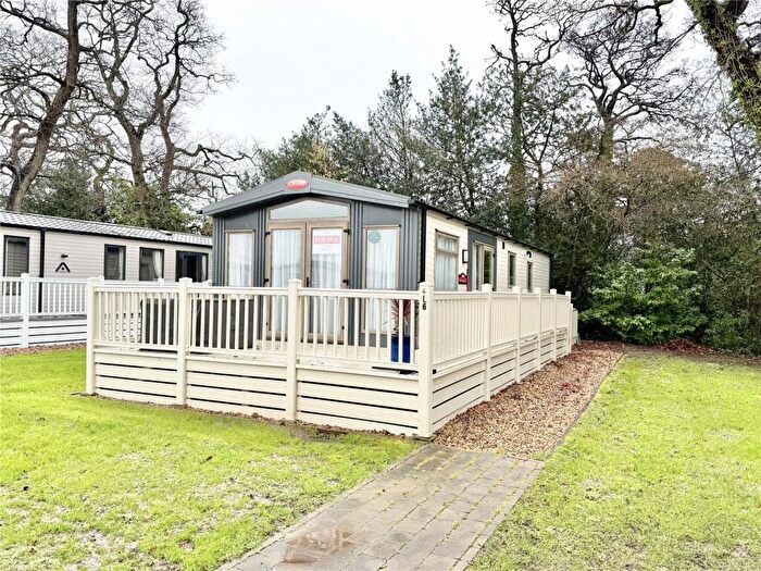 2 Bedroom Property For Sale In Hoburne Lane, Highcliffe On Sea, Christchurch, Dorset, BH23
