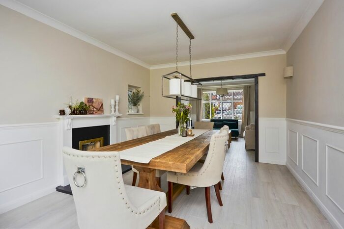 3 Bedroom Detached House To Rent In Greenhill Avenue, Caterham, CR3